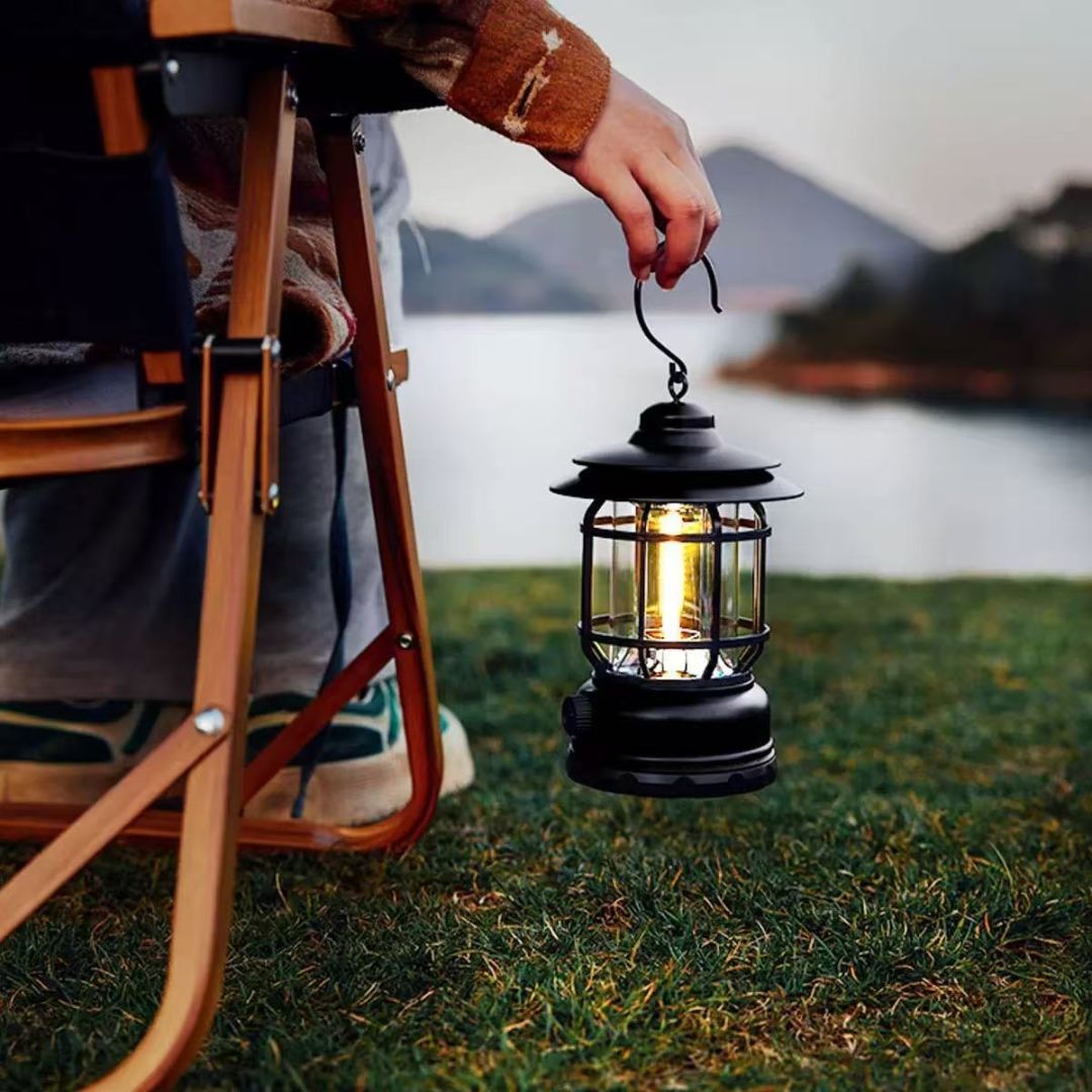 Lámpara LED Recargable Retro para Camping con Gancho IPX4 800 mAh