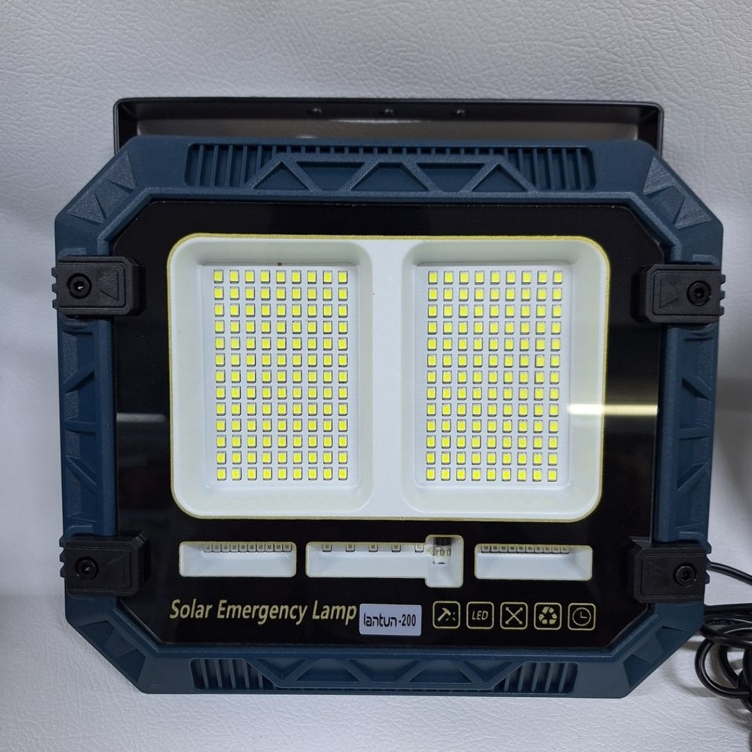 Reflector Solar Portátil 200W con Panel y Control Remoto IP65 para Emergencias y Exteriores